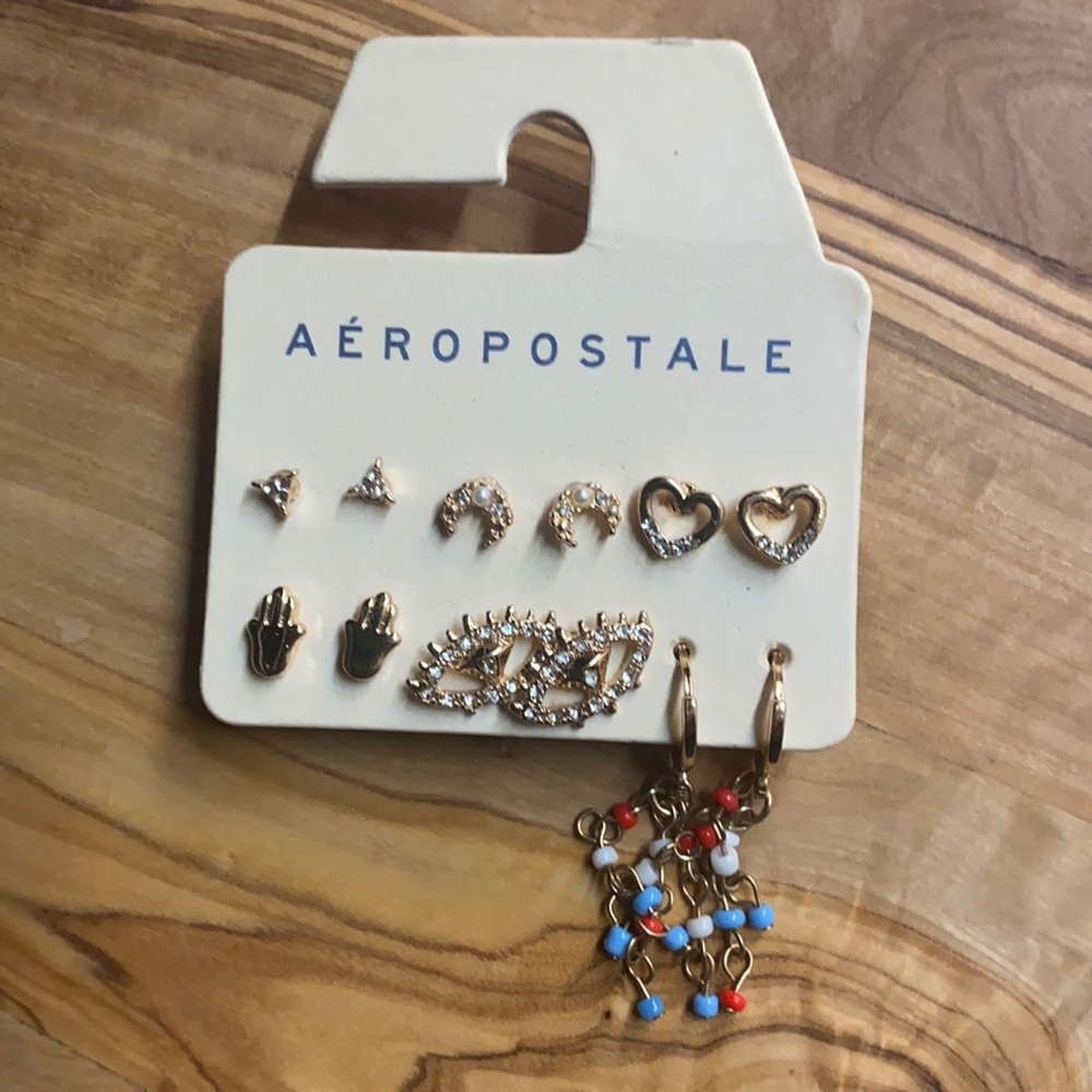 NWT 6 pairs of earrings BRAND NEW!